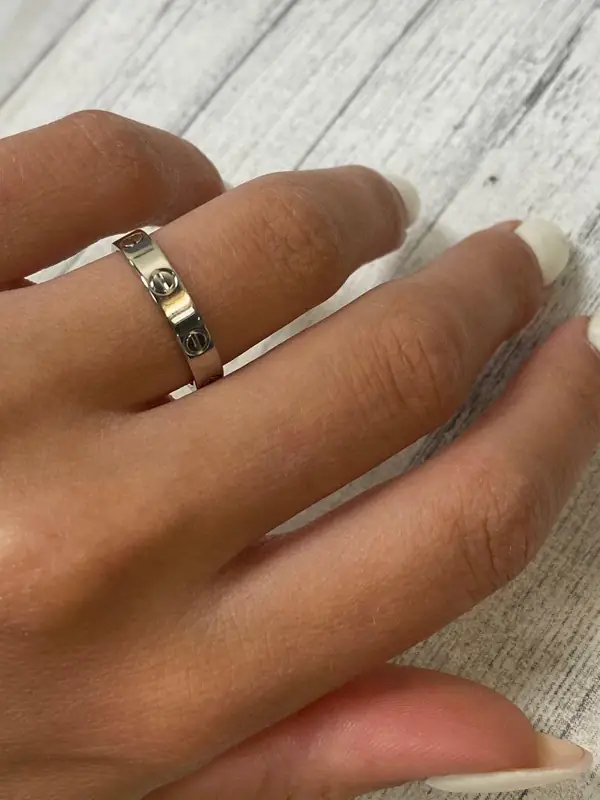 Anillo love plateado KURA
